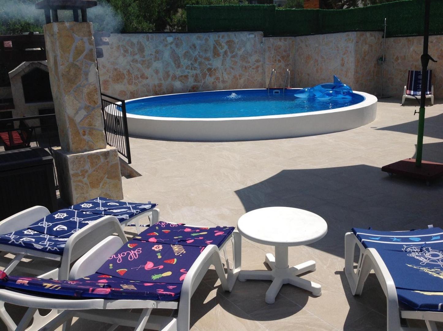 Blue Eye With Private Pool Apartment